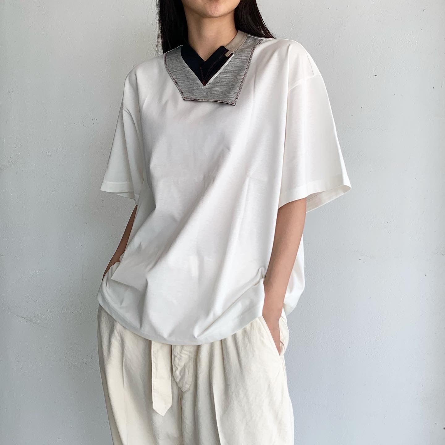 kolor】度詰め天竺VネックTシャツ – ONENESS ONLINE STORE