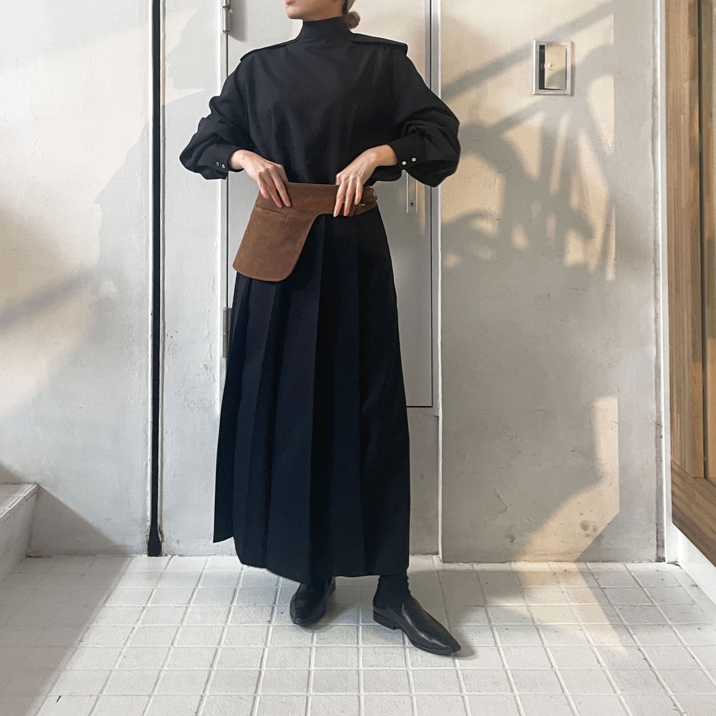 【THE RERACS】 RERACS BACKZIP P/P PULLOVER RERACS ASYMMETRY BIG PLEATS FLAP  SKIRT