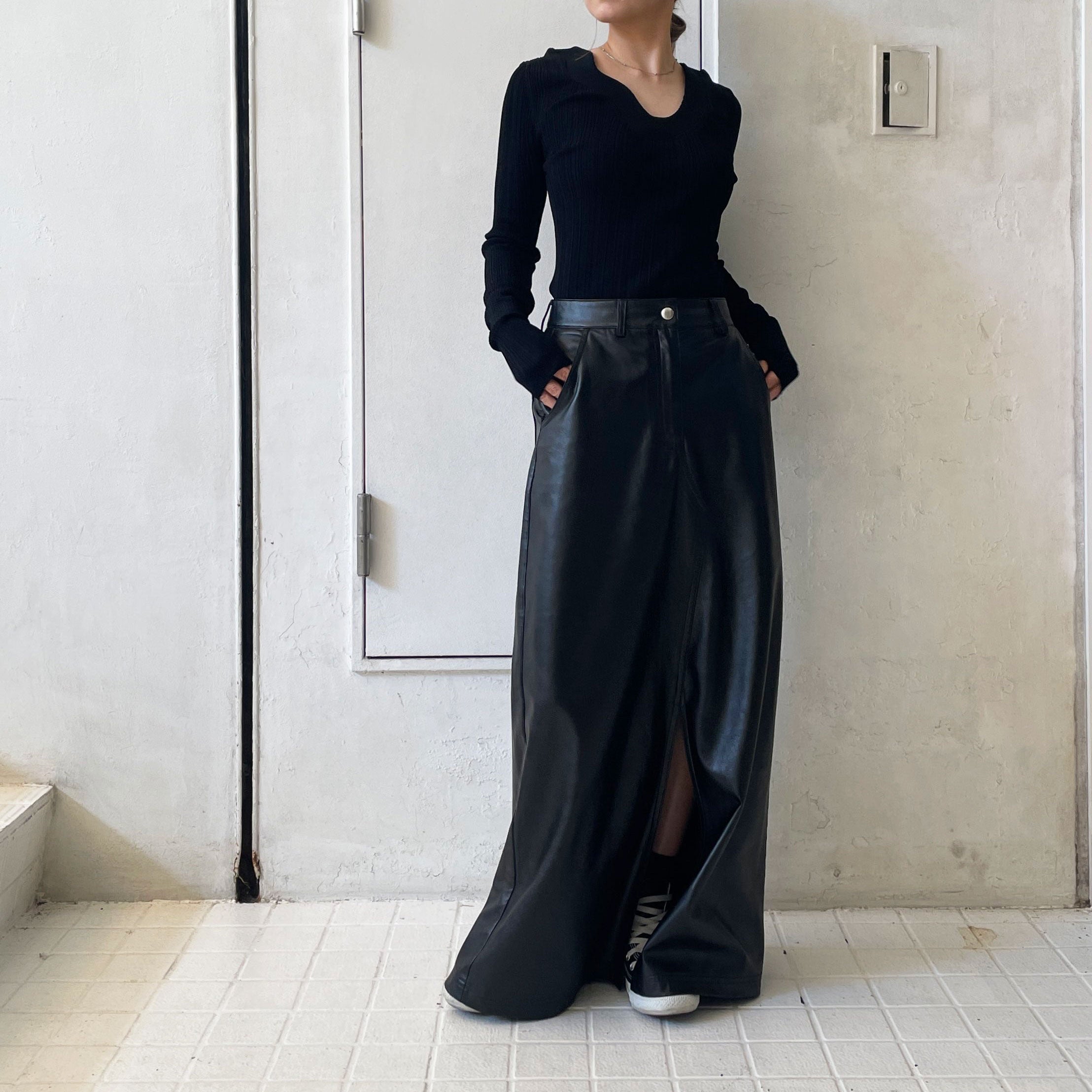 KANAKO SAKAI】 RIBBED-KNIT TOP 【JOHN】Faux Leather Slit Skirt