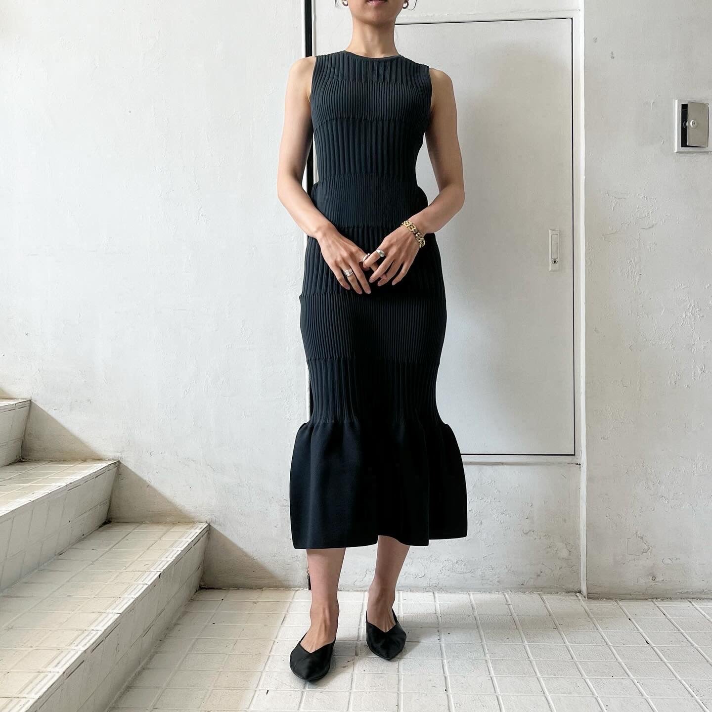 FLUTED SLEEVELESS MERMAID DRESS
