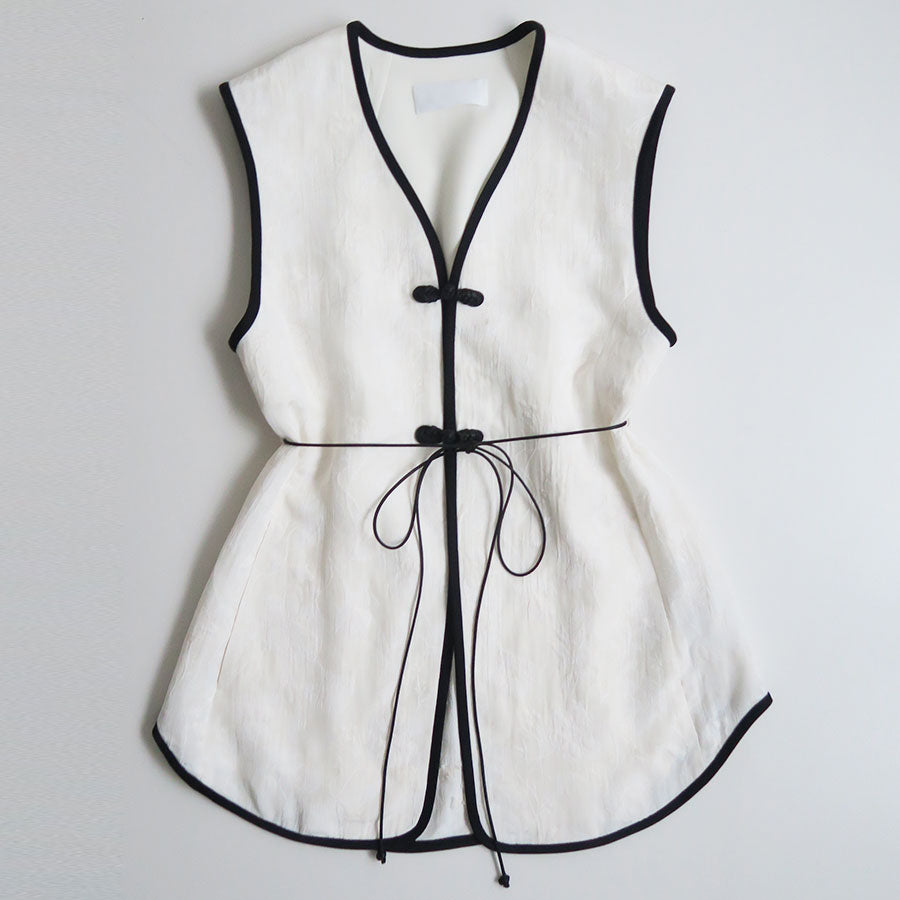 Mame Kurogouchi/マメ】Raised Jacquard Frog Button Vest MM26SS