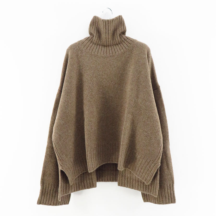 essay  high neck oversized sweater