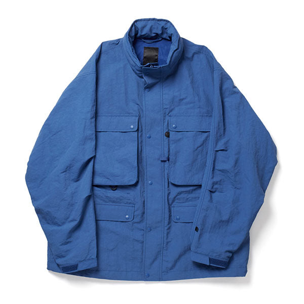 こちら結構薄めの生地でしょうかDAIWA PIER39 TECH HIKER MOUNTAIN PARKA