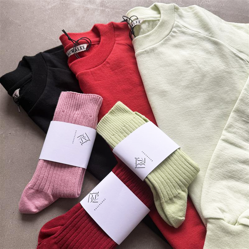 【AURALEE】 LIGHT WOOL SWEAT P/O<br>【Baserange】 RIB OVERANKLE SOCKS