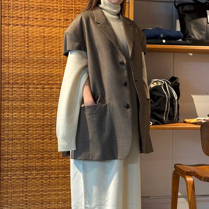 【IIROT】 Tasmania Lam Turtle Knit<br>【RYU KAGA】 Wool flannel cropped chesterfield vest