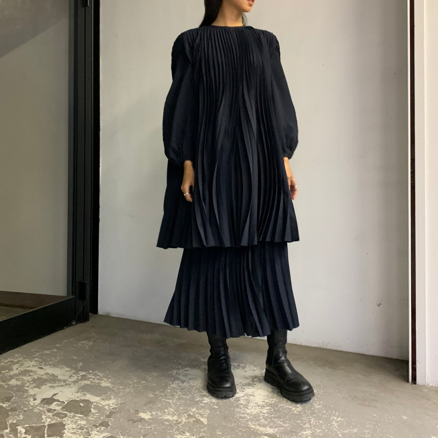Mame Kurogouchi】 Curved Pleated Dress – ONENESS ONLINE STORE