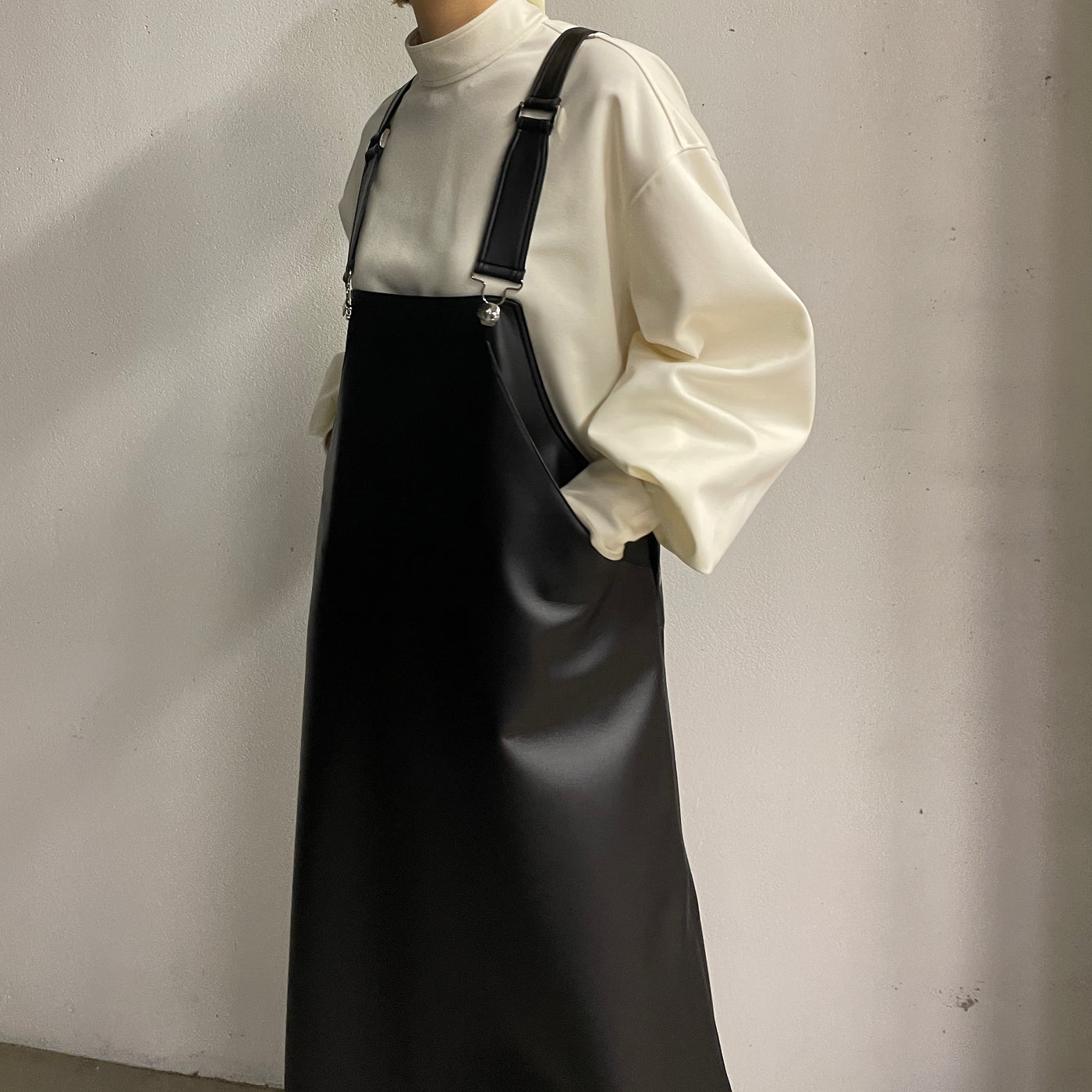 RERACS SYNTHETIC LEATHER THE APRON DRESSカラーブラック