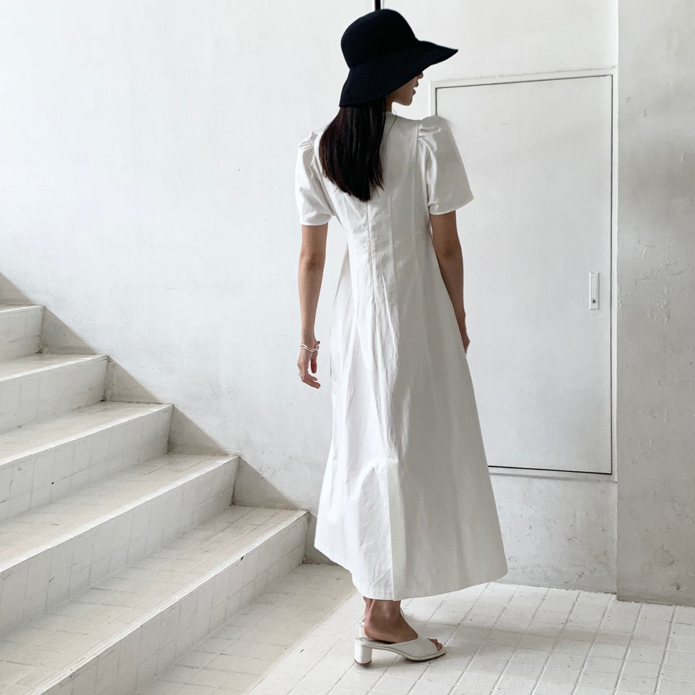 【BED&BREAKFAST】 Diorama Gabardine Dress / 【CFCL】 MESH KNIT FLOPPY HAT