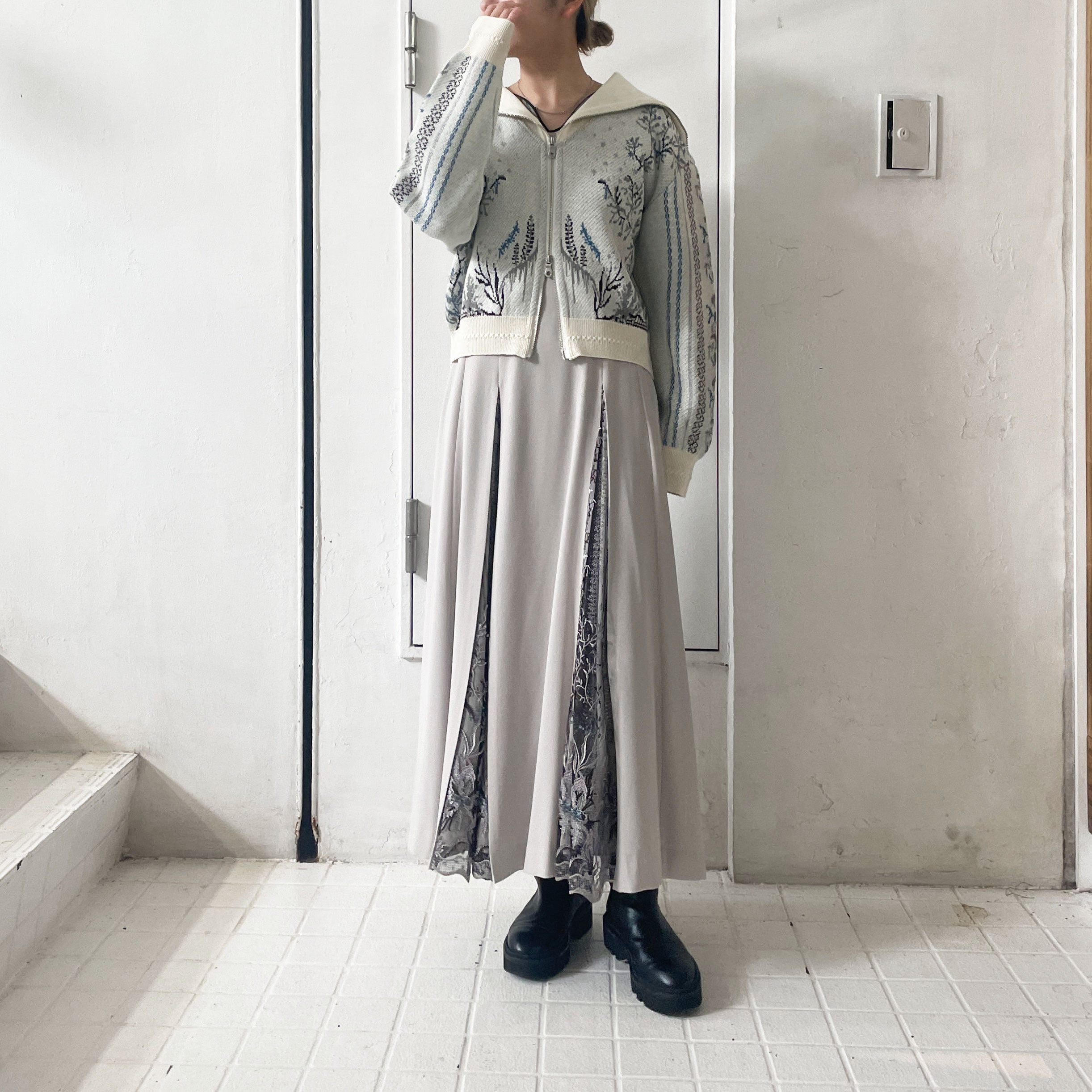 MURRAL】 Petal lace dress / Snow cover zipped knit cardigan