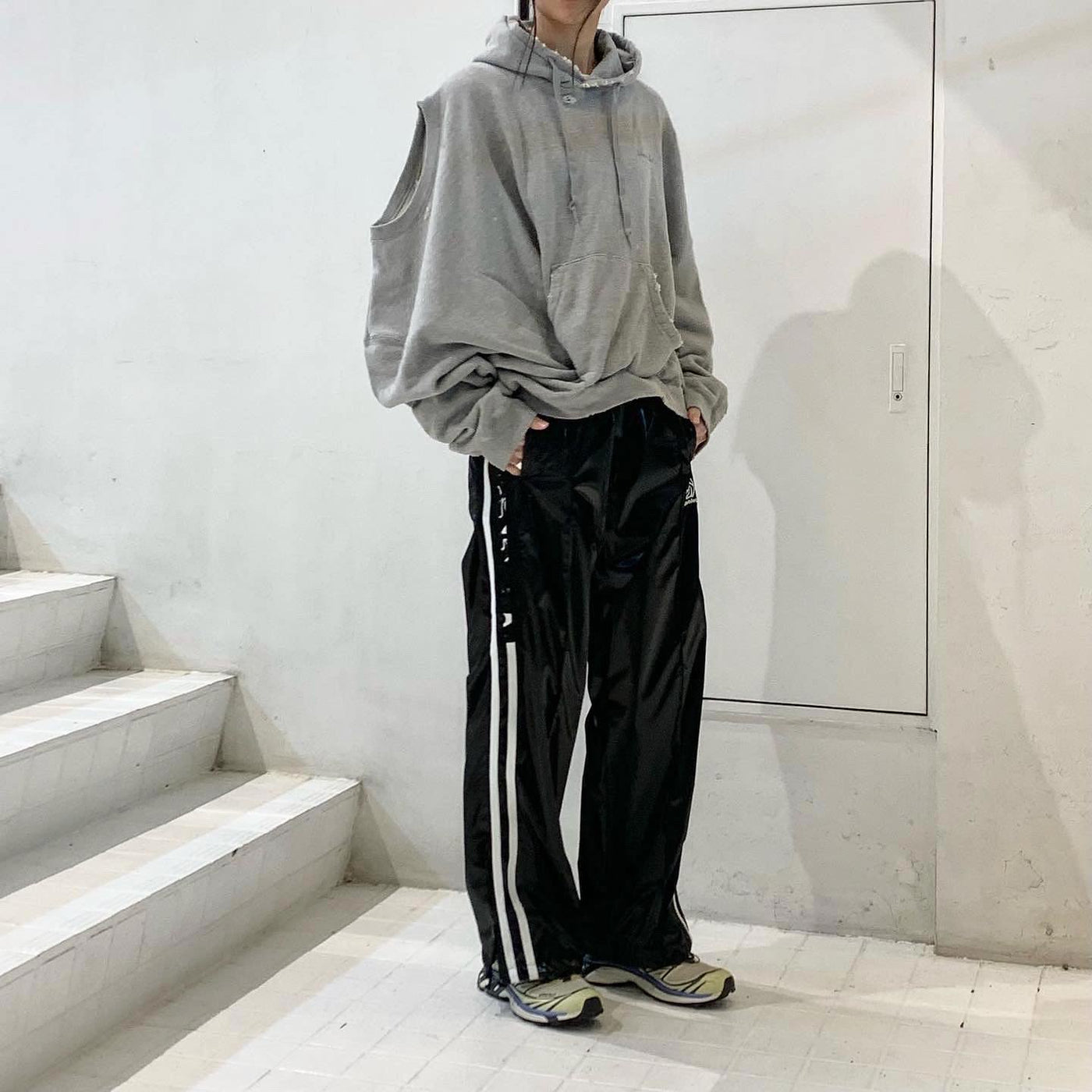 【doublet】 AI IMAGE GENERATION MISTAKE HOODIE 24SS18CS303 / LAMINATE TRACK PANTS 24SS11PT258