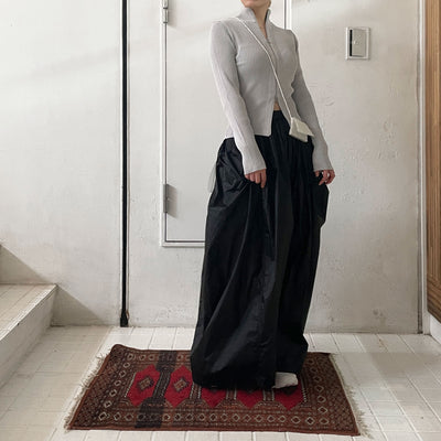 【AMOMENTO】 LAYERED SHIRRING SKIRT<br>RIBBED MOCK NECK CARDIGAN<br>MINI BEADED BAG<br>【OAO】 THE CURVE 1