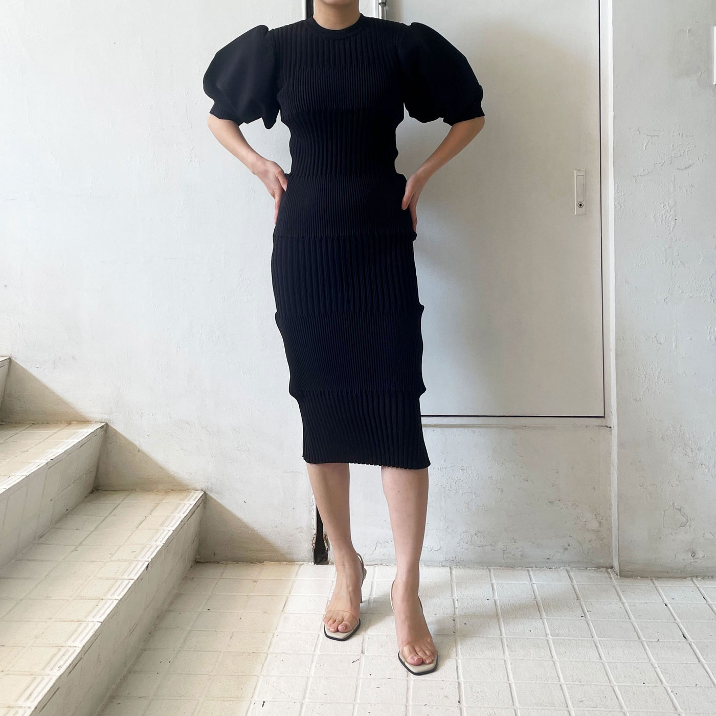 【CFCL】 FLUTED SHORT PUFF SLEEVE DRESS