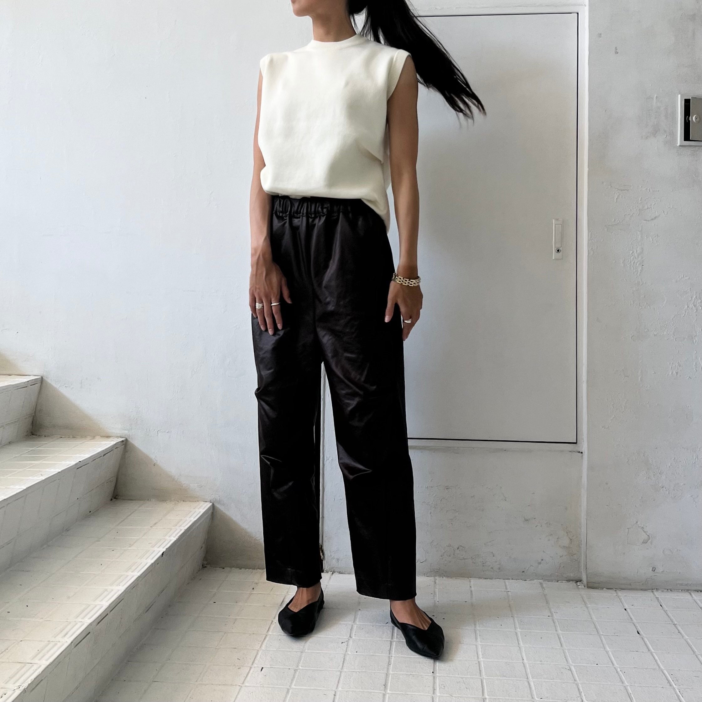IIROT】 Double face Tuck Knit / Leather touch trouser – ONENESS