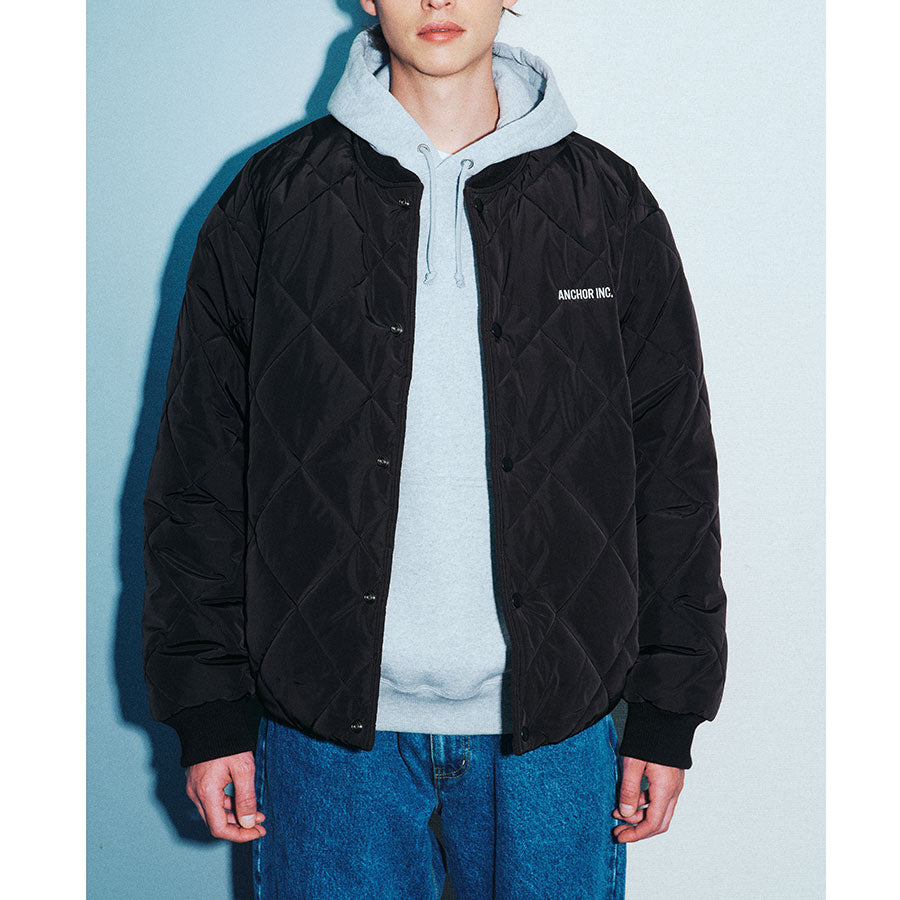 ANCHOR INC./アンカーインク】BOLD LOGO QUILTED JACKET ANCSS26OT02の