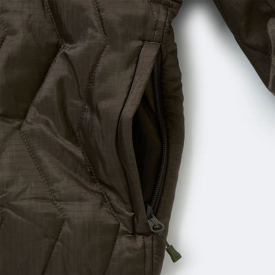 【DAIWA PIER39/ダイワピアサーティナイン】<br>TECH ARMY QULTING HIGH NECK JACKET <br>BW-44025W