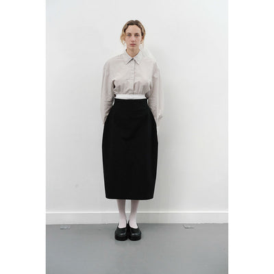 【AMOMENTO/アモーメント】<br>CURVED SILHOUETTE SKIRT <br>AM25SSW01SK