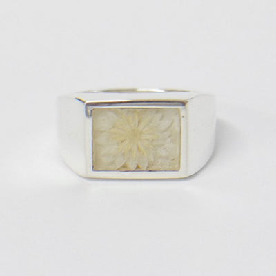 【XOLO JEWELRY/쇼로쥬얼리】<br> Signet Ring with Flower / White<br> XOR045 