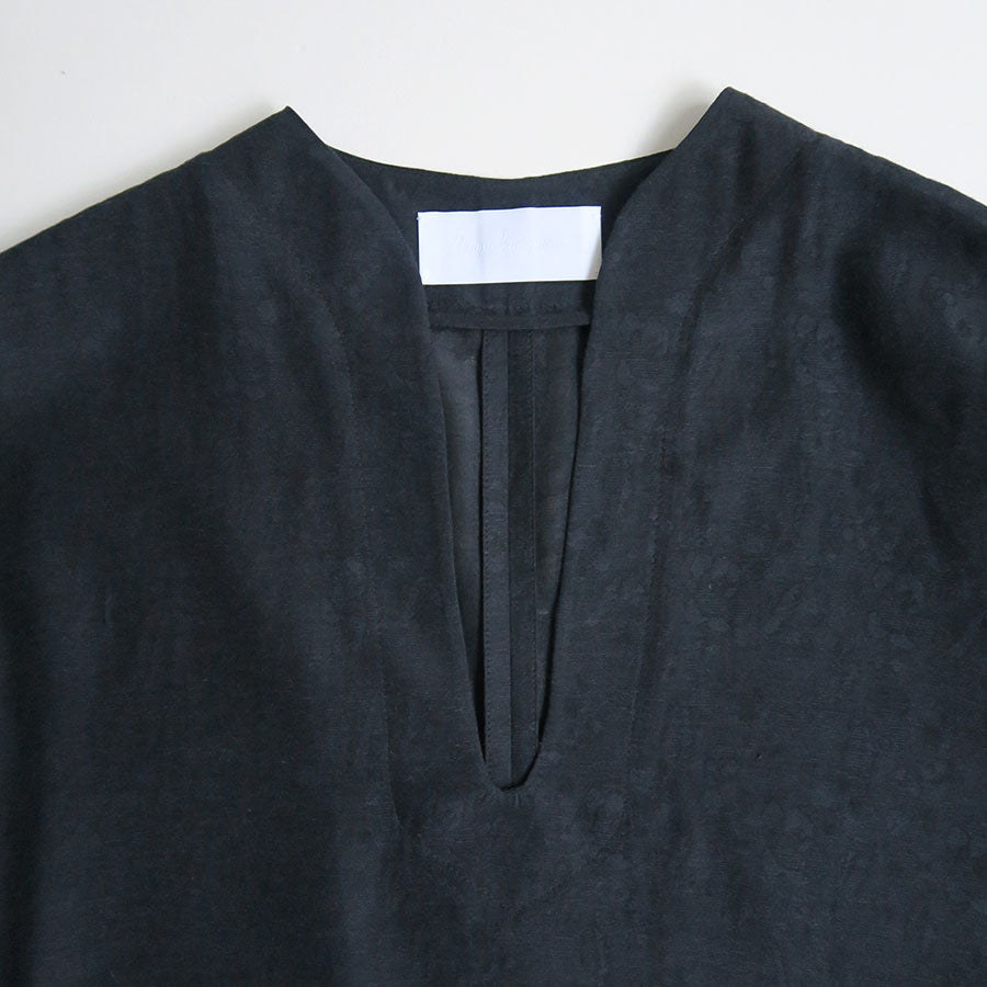 Mame Kurogouchi/マメ】Botanical Motif Sheer Deep V-Neck