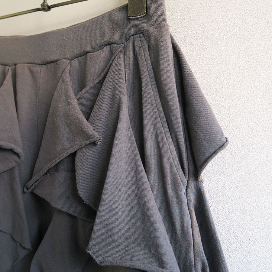 BELPER/ベルパー】BLEACHED RUFFLE PANTS 2212-0925の通販 BELPER/ベルパー】BLEACHED RUFFLE PANTS 2212-0925の通販