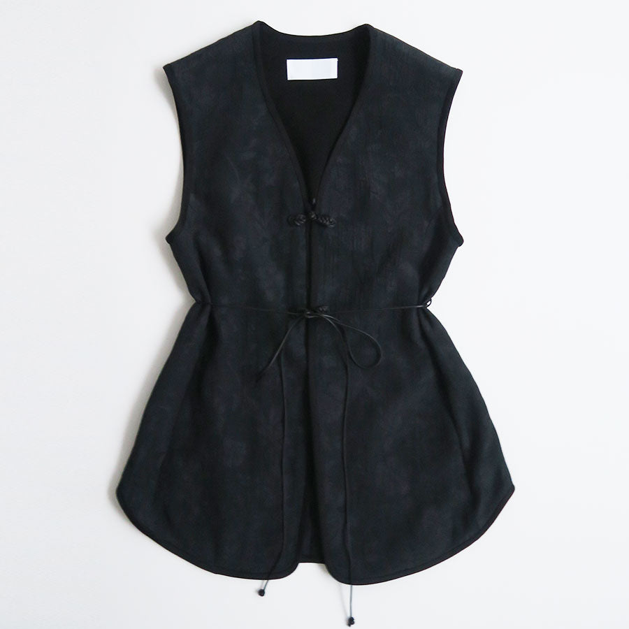 Mame Kurogouchi/マメ】Raised Jacquard Frog Button Vest MM26SS