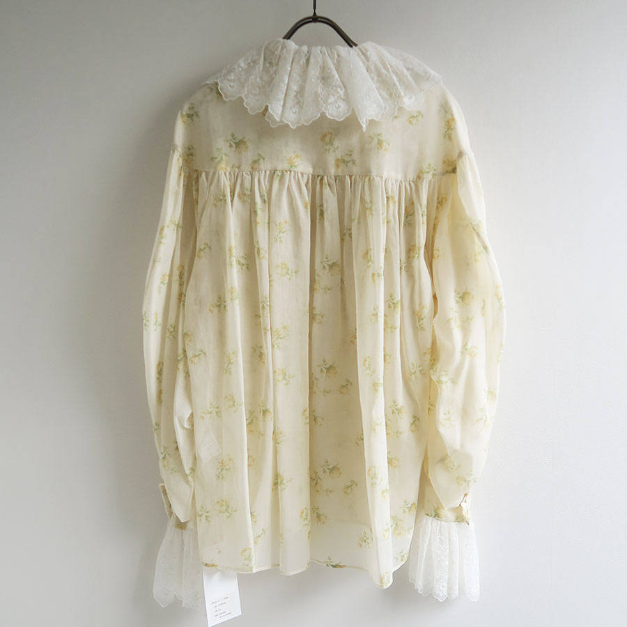 【FUMIKA UCHIDA/フミカウチダ】 <br>FLOWER PRINTED RUFFLE HIGH-NECK BLOUSE <br>U-SH004