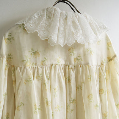 【FUMIKA UCHIDA/フミカウチダ】 <br>FLOWER PRINTED RUFFLE HIGH-NECK BLOUSE <br>U-SH004