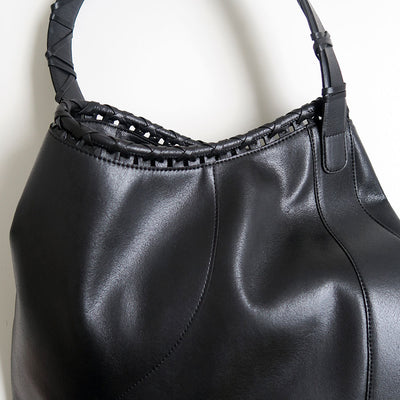 【Mame Kurogouchi/マメ】<br>Synthetic Leather Asymmetrical Tote Bag <br>MM24FW-AC313