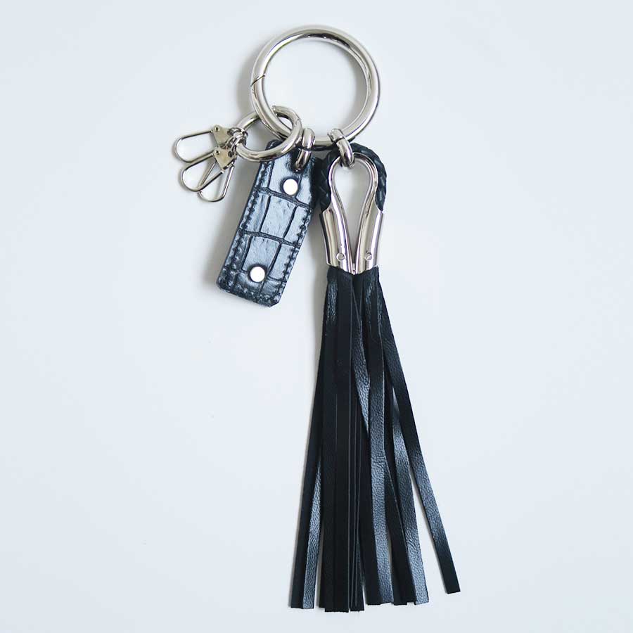 FUMIE TANAKA/フミエタナカ】leather tassel charm F26S-69の通販