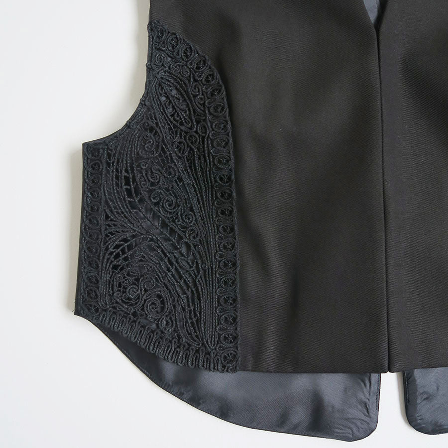 【Mame Kurogouchi/マメ】<br>Cording Embroidery Detail Cotton Vest <br>MM24SS-JK065