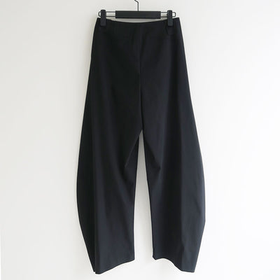 【AMOMENTO/アモーメント】<br>CURVED SILHOUETTE PANTS <br>AM25SSW01PT