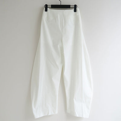 【AMOMENTO/アモーメント】<br>CURVED SILHOUETTE PANTS <br>AM25SSW01PT