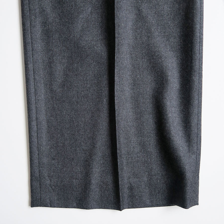 【9/5からポイント10%還元】<br>【AURALEE/オーラリー】<br>SUPER LIGHT WOOL TWO-TUCK SLACKS <br>A25AP05OS