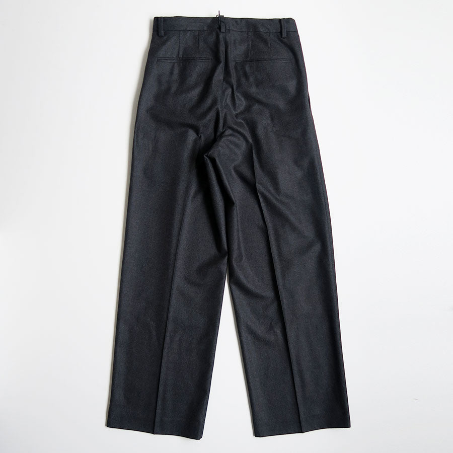 【9/5からポイント10%還元】<br>【AURALEE/オーラリー】<br>SUPER LIGHT WOOL TWO-TUCK SLACKS <br>A25AP05OS