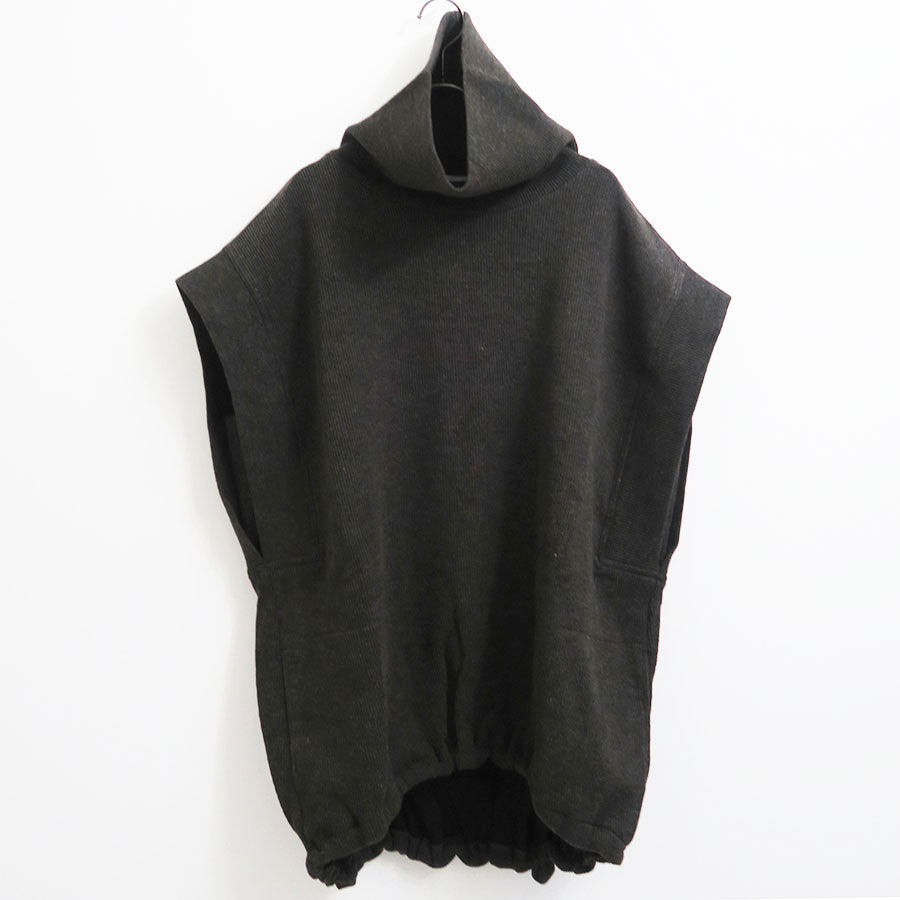 【COGTHEBIGSMOKE/コグ ザ ビックスモーク】<br>GISELE ROLLNECK GILET <br>9101-159-721-1