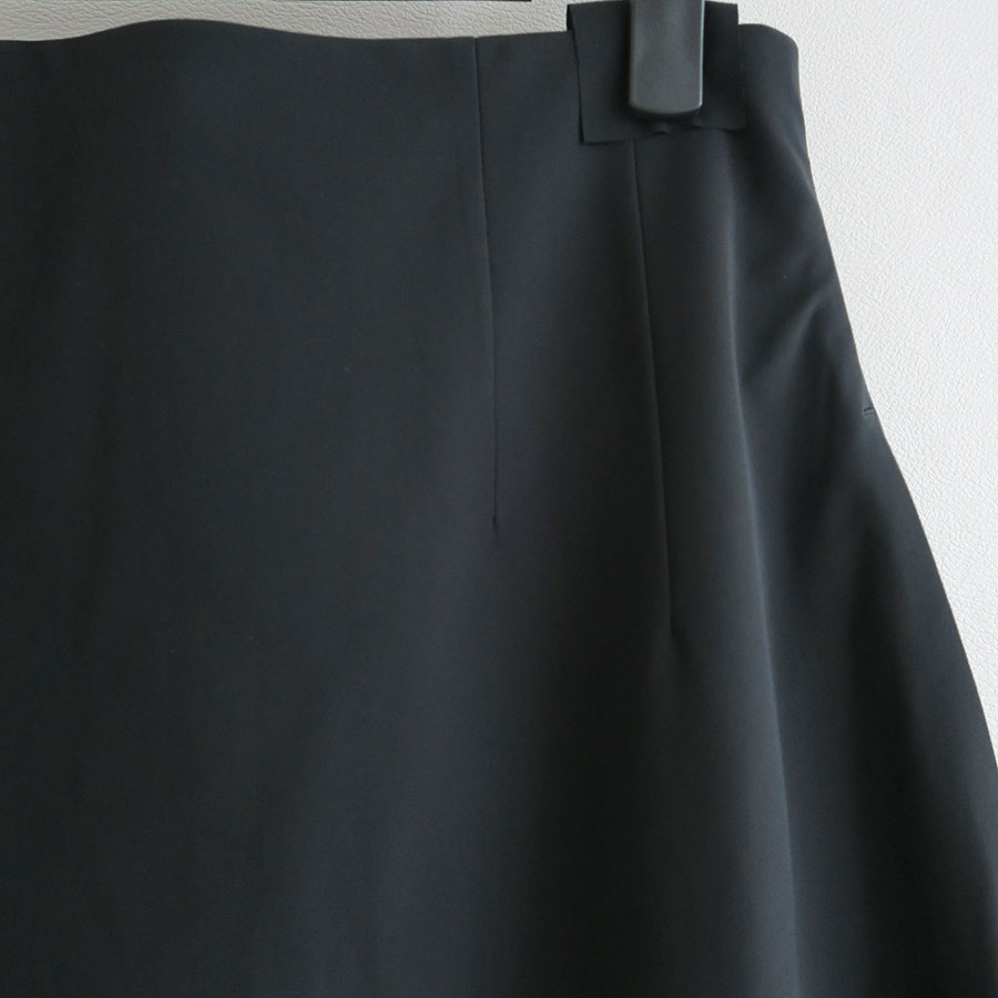 AMOMENTO/アモーメント】CURVED SILHOUETTE SKIRT AM25SSW01SKの通販