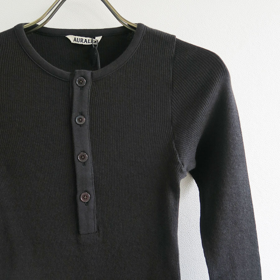 AURALEE/オーラリー】ORGANIC SOFT RIB HENLY NECK P/O A25SP03OTの 