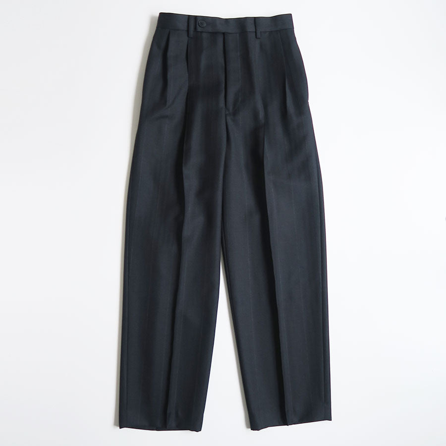 AURALEE/オーラリー】BLUEFACED WOOL TWO-TUCK SLACKS A26SP04BAの通販