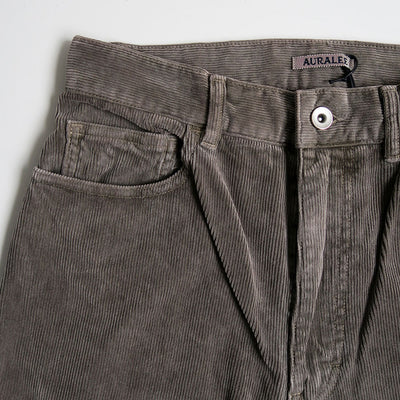 【9/5からポイント10%還元】<br>【AURALEE/オーラリー】<br>PIGMENT DYED FINX CORDUROY WIDE 5P PANTS <br>A25AP04FC