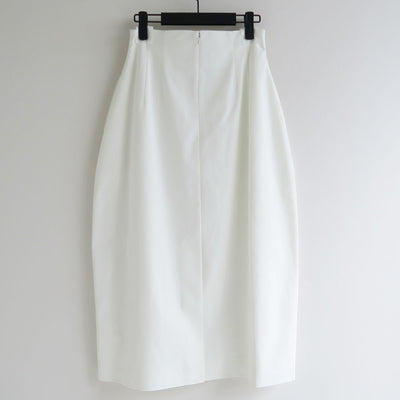 【AMOMENTO/アモーメント】<br>CURVED SILHOUETTE SKIRT <br>AM25SSW01SK