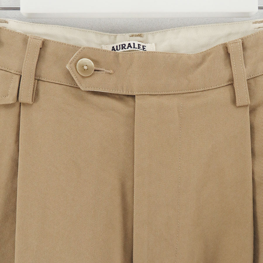 【AURALEE/オーラリー】<br>WASHED FINX CHINO ONE-TUCK PANTS <br>A25SP02FC