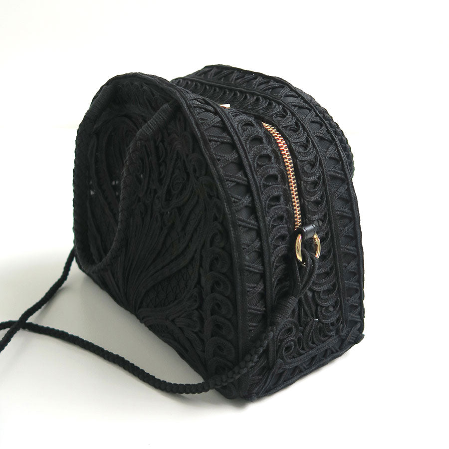 【Mame Kurogouchi/マメ】<br>Cording Embroidery Demi Lune Handbag <br>MM14-AC404PF