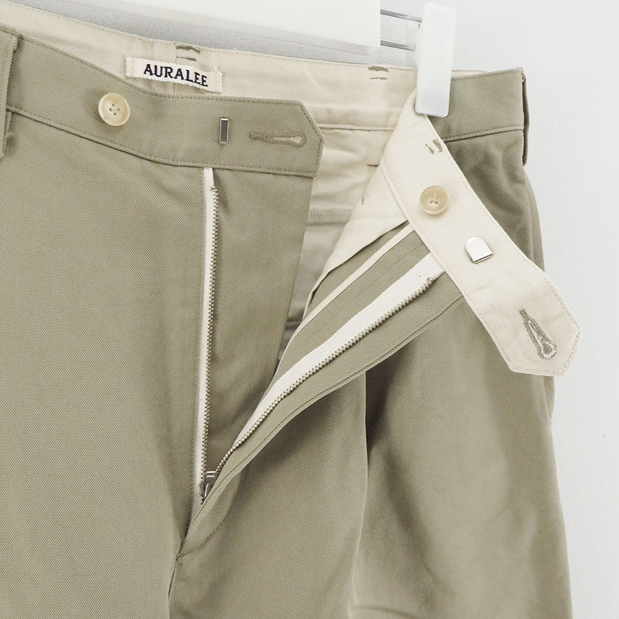 【AURALEE/オーラリー】<br>WASHED FINX CHINO ONE-TUCK PANTS <br>A25SP02FC