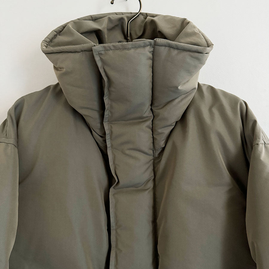【AURALEE/オーラリー】<br>FINX POLYESTER CHAMBRAY DOWN COAT <br>A23AC04FP
