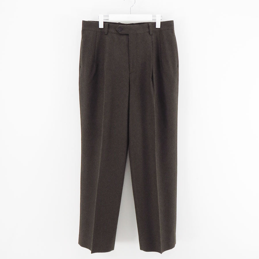 【10/3からポイント10%還元】<br>【AURALEE/オーラリー】<br>BABY CAMEL FLANNEL TWO-TUCK SLACKS <br>A25AP04BF