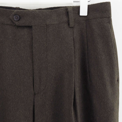 【10/3からポイント10%還元】<br>【AURALEE/オーラリー】<br>BABY CAMEL FLANNEL TWO-TUCK SLACKS <br>A25AP04BF