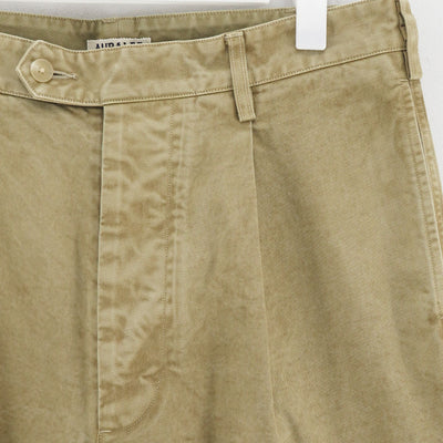 【10/3からポイント10%還元】<br>【AURALEE/オーラリー】<br>PRODUCT DYED FINX CHINO ONE-TUCK PANTS <br>A25AP01CP