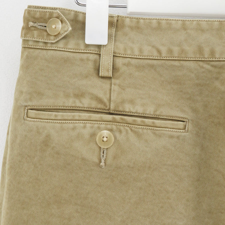 【10/3からポイント10%還元】<br>【AURALEE/オーラリー】<br>PRODUCT DYED FINX CHINO ONE-TUCK PANTS <br>A25AP01CP