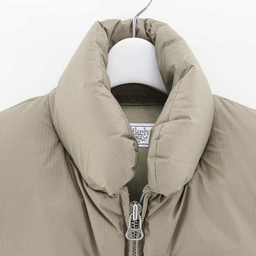 【Unlikely/アンライクリー】<br>Unlikely Simple Down Vest <br>U23F-06-0001