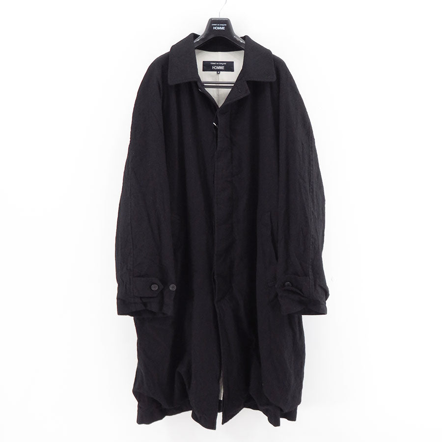 【COMME des GARCONS HOMME】<br>ウールサージ製品縮絨ステンカラーコート <br>HP-C101-051