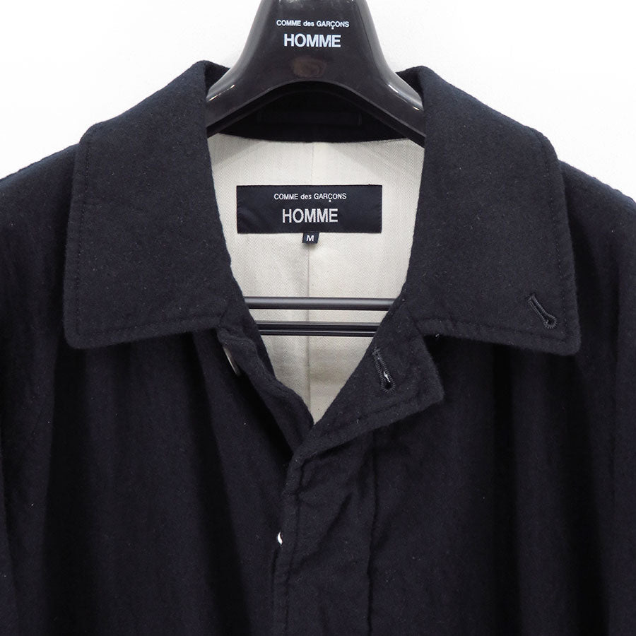 【COMME des GARCONS HOMME】<br>ウールサージ製品縮絨ステンカラーコート <br>HP-C101-051